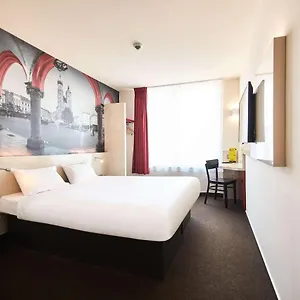 بي آند بي كراكوف سنتروم كراكوفيا
